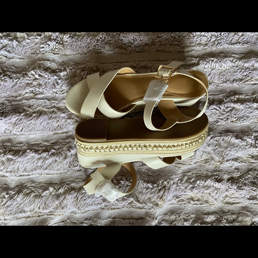 White heels size 7